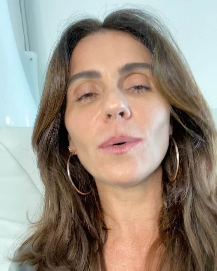 Giovanna Antonelliのインスタグラム：「Me contem???? 😜😂」