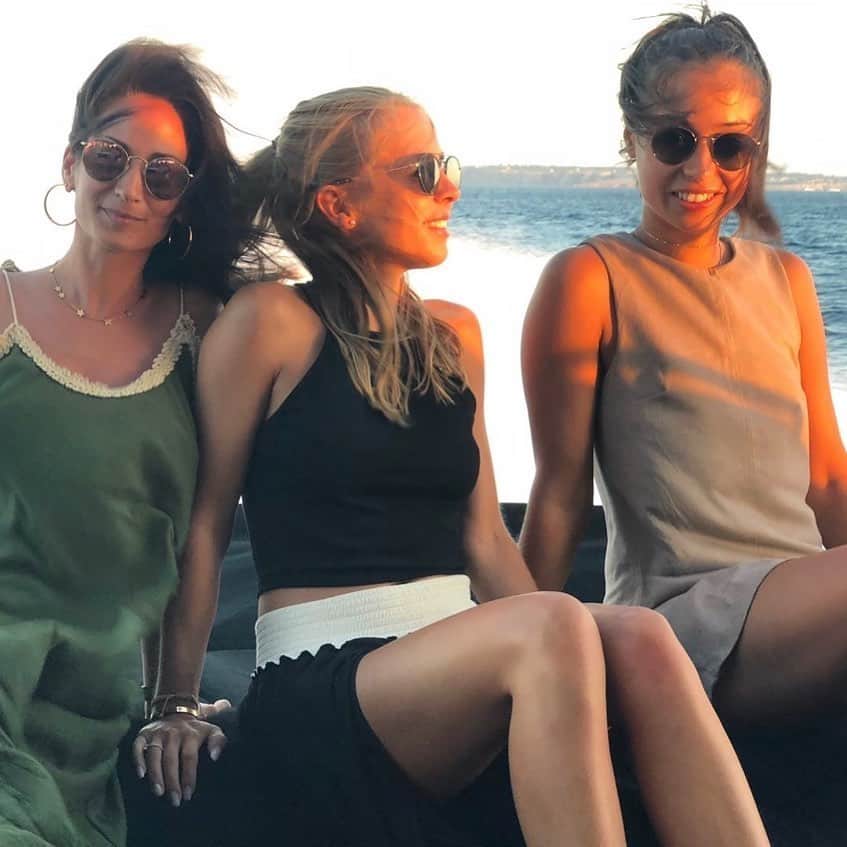 Nina Neuerのインスタグラム：「#throwbackthursday ☀️ready for summer 🤍」