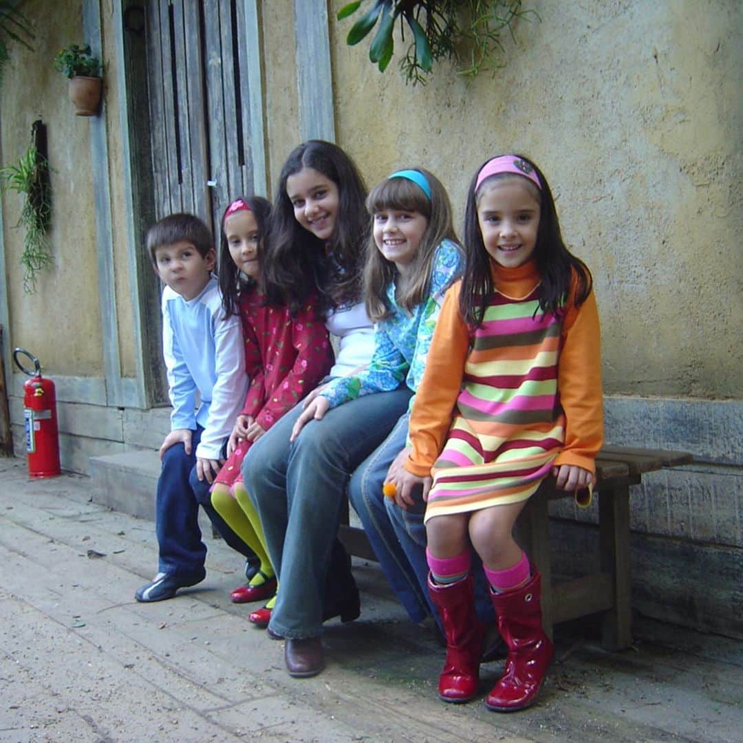 ファチマ・ベルナルデスのインスタグラム：「Primos. Que coisa boa!! #TBT」
