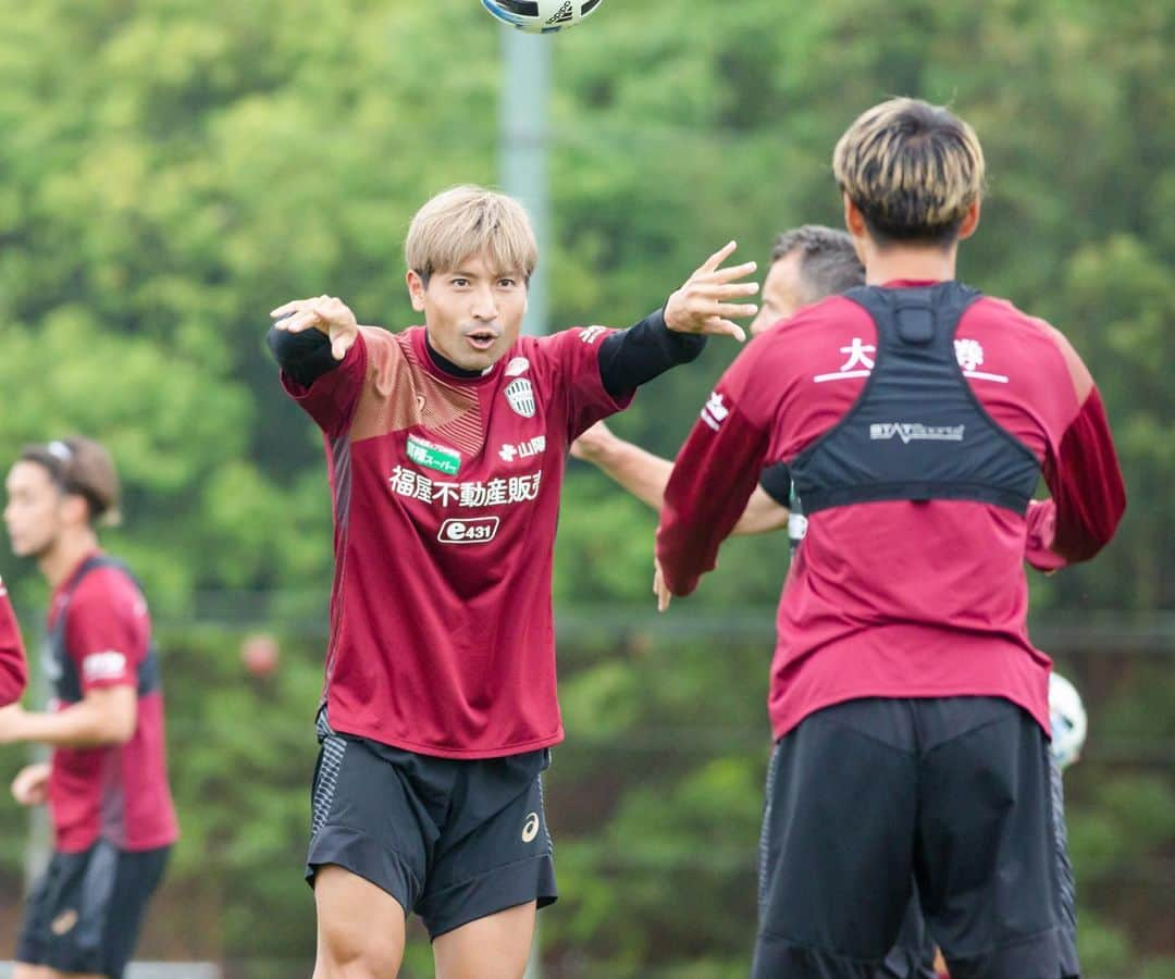 ヴィッセル神戸さんのインスタグラム写真 - (ヴィッセル神戸Instagram)「Happy Friday 😊✌🏼 .  #vissel #visselkobe #ヴィッセル #ヴィッセル神戸 #Kobe #神戸 #WeAreKobe #KobeForeverForward #一致団結 #JLeague #Jリーグ」6月12日 16時47分 - visselkobe