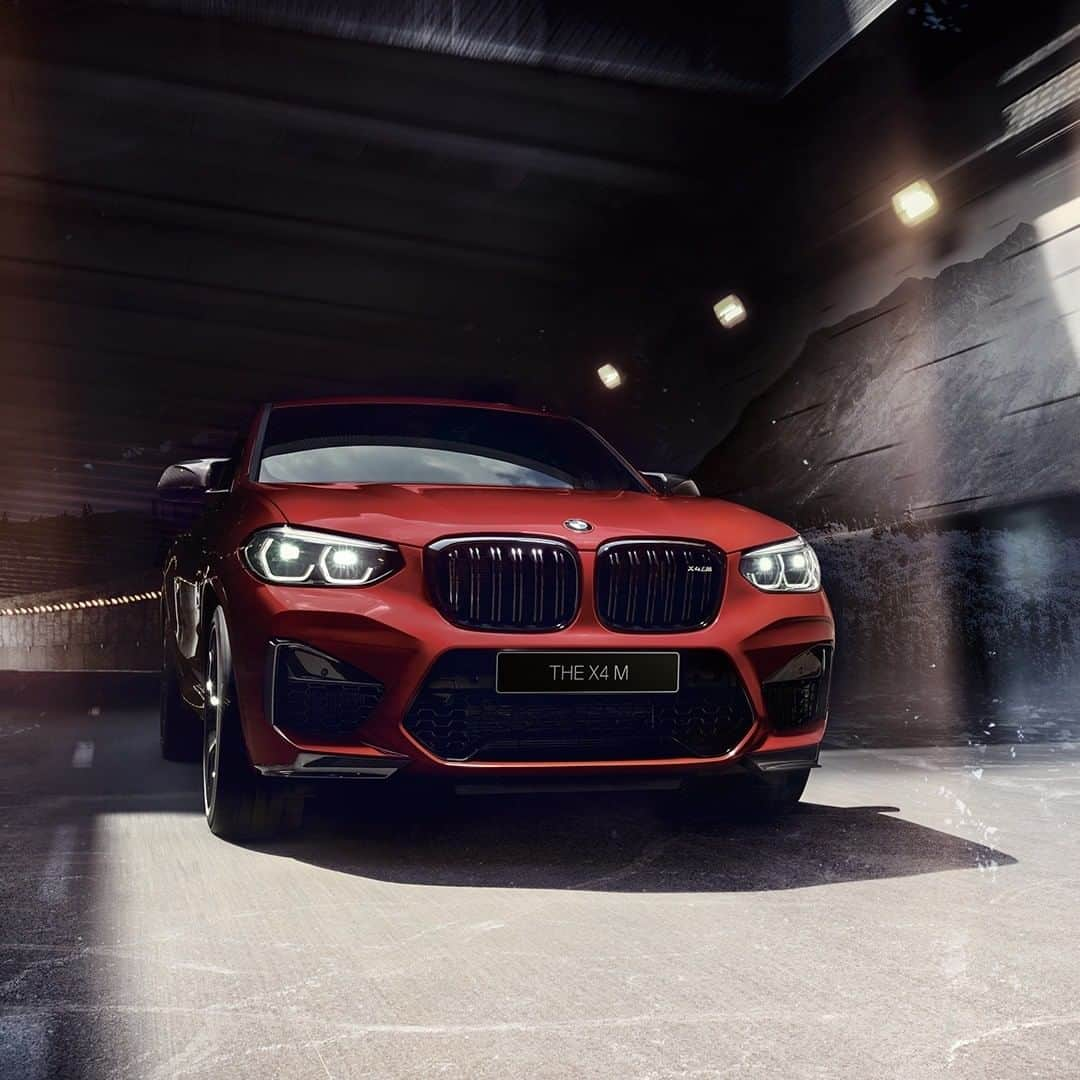 BMW Japanさんのインスタグラム写真 - (BMW JapanInstagram)「いかなる道でも卓越したパフォーマンスを発揮する、BMW X3 M、X4 M。 . 革新のインテリジェント4輪駆動システムM xDriveを搭載した新世代のMモデルは強大なトルクと驚異的な運動性能に加え、先進のセーフティーも充実。 . 真にエキサイティングなドライビングとは何かを再定義する、2つのM。 . @bmwjapan アカウントトップのURLをタップして、公式サイト内のモデル紹介ページより詳細をご覧いただけます。 . #X3M #X4M #BMW #BMWJapan #駆けぬける歓び」6月12日 17時00分 - bmwjapan