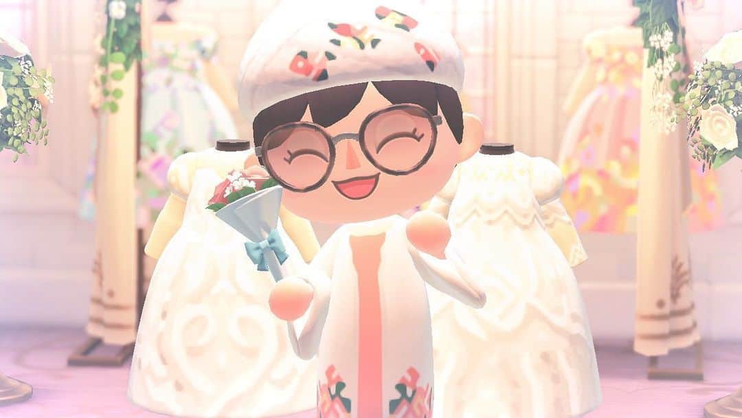 yumikatsuraのインスタグラム：「*﻿ Yumi Katsuraのあつ森マイデザインドレス、﻿ お楽しみ頂けましたでしょうか？﻿ ﻿ 今後もまた機会がありましたら、打掛や日本の伝統美をいかしパリで毎年発表しているコレクションも皆様にお楽しみ頂けるように、マイデザイン作りにチャレンジしたいと思っております。﻿ 皆さまの素敵な#あつ森YumiBrides の投稿もまだまだストーリーズでご紹介させていただきます♡﻿ ﻿ 来週は、ジューンブライド企画第2弾を発表致します✨﻿ 今後もユミカツラスタッフ一同皆さまに夢をお届け出来るよう精進してまいります。﻿ 是非楽しみにお待ちくださいませ♪﻿ ﻿ 「困難な状況を乗り越えていくためには、愛と、夢と、美の3つが大きな助けになるはず。私の現在の夢は、人々が愛を語らい、幸せを感じることができる場所を作ることです。どうか今は皆さま健康に、一緒に頑張っていきましょうね！」﻿ ユミカツラインターナショナル 代表 桂由美﻿ ﻿ -------------------------﻿﻿﻿﻿ ﻿﻿﻿﻿ 6月はジューンブライド♡﻿﻿﻿﻿﻿﻿ プレ花嫁さま応援企画第1弾✨﻿﻿﻿﻿﻿﻿ ﻿﻿﻿﻿﻿﻿ 大ヒット作「あつまれ！どうぶつの森」！﻿﻿﻿﻿﻿﻿ ジューンブライドのイベントにあわせて﻿﻿﻿﻿﻿﻿ ユミカツラもドレス作りにチャレンジしました♪﻿﻿﻿﻿﻿﻿ ﻿﻿﻿﻿﻿﻿ 憧れのユミカツラのドレスで、﻿﻿﻿﻿﻿﻿ 可愛いどうぶつたちと﻿﻿﻿﻿﻿﻿ 今話題のあつ森結婚式をあげてみませんか？﻿﻿﻿﻿﻿﻿ ユミカツラオリジナルマイデザイン配布中です👗﻿﻿﻿﻿﻿ ﻿﻿﻿﻿﻿﻿ #あつ森YumiBrides のハッシュタグをつけて、﻿﻿﻿﻿﻿﻿ 素敵なお写真を投稿してくださいね♡﻿﻿﻿﻿﻿﻿ ユミカツラ公式Instagram Storiesで﻿﻿﻿﻿﻿﻿ ご紹介させて頂きます💍﻿﻿﻿﻿﻿﻿ ﻿﻿﻿﻿﻿﻿ 新しいデザインも追加予定ですので﻿﻿﻿﻿﻿﻿ @yumikatsurajapan 是非フォローして下さいね♪﻿﻿﻿﻿﻿﻿ ﻿﻿﻿﻿﻿ -------------------------﻿﻿﻿﻿﻿﻿﻿﻿﻿﻿ ﻿﻿﻿﻿﻿﻿ 花嫁さまの憧れ「ジューンブライド（June bride）」とは、古くからヨーロッパで「6月に結婚する花嫁は幸せになれる」とされる言い伝え。そんなジューンブライドにちなんで、6月はユミカツラより、プレ花嫁さまを応援する夢の詰まった特別企画を毎週お届けします♡﻿﻿﻿﻿﻿﻿ 公式HP&インスタをチェックしてね！﻿﻿﻿﻿﻿﻿ ﻿﻿﻿﻿﻿﻿ -------------------------﻿﻿﻿﻿﻿﻿ ﻿﻿﻿﻿﻿﻿ .﻿﻿﻿﻿﻿﻿﻿﻿﻿﻿ .﻿﻿﻿﻿﻿﻿﻿﻿﻿﻿ .﻿﻿﻿﻿﻿﻿﻿﻿﻿﻿ #yumikatsura #ユミカツラ #桂由美 #桂由美ドレス #YumiBrides #あつ森 #あつ森マイデザイン #あつ森写真部 #あつ森好きな人と繋がりたい #あつ森結婚式 #あつ森ジューンブライド #オンライン結婚式 #animalcrossing #animalcrossingnewhorizons #animalcrossingclothes #animalcrossingdress #animalcrossingjunewedding﻿﻿﻿﻿﻿﻿ #Dressy花嫁 #おうち時間 #おうちじかん #おうち時間を楽しもう #nintendoswitch #どうぶつの森」