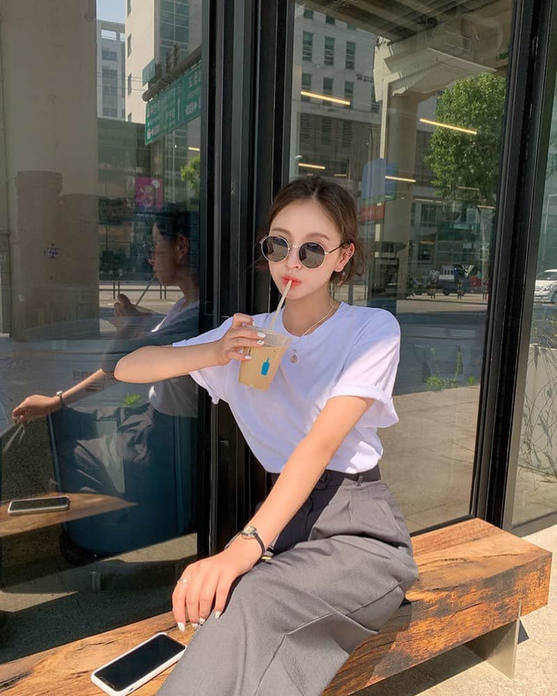 Chuuのインスタグラム：「Good morning🖤」