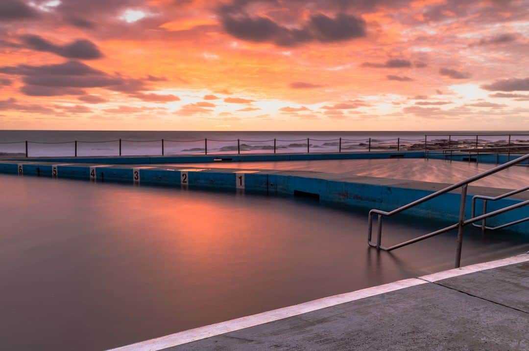 Nikon Australiaさんのインスタグラム写真 - (Nikon AustraliaInstagram)「"I love capturing sunrises at Sydney’s Northern Beaches. In this photo I took a 30 second long exposure to get the water in the pool completely smooth. My new go-to lens is the 16-80mm f2.8-4 which gives me the flexibility to capture different compositions. Especially during sunrises when light conditions change quickly it’s great to have a versatile lens like this one!" - @susannewarlich⁣⁣ ⁣⁣ Camera: Nikon D7500⁣⁣ Lens: AF-S DX NIKKOR 16-80mm f/2.8-4E ED⁣⁣ Settings: 16mm | f5.6 | 30s | ISO 100⁣⁣ ⁣⁣ #Nikon #MyNikonLife #NikonAustralia #LandscapePhotography」6月12日 10時00分 - nikonaustralia