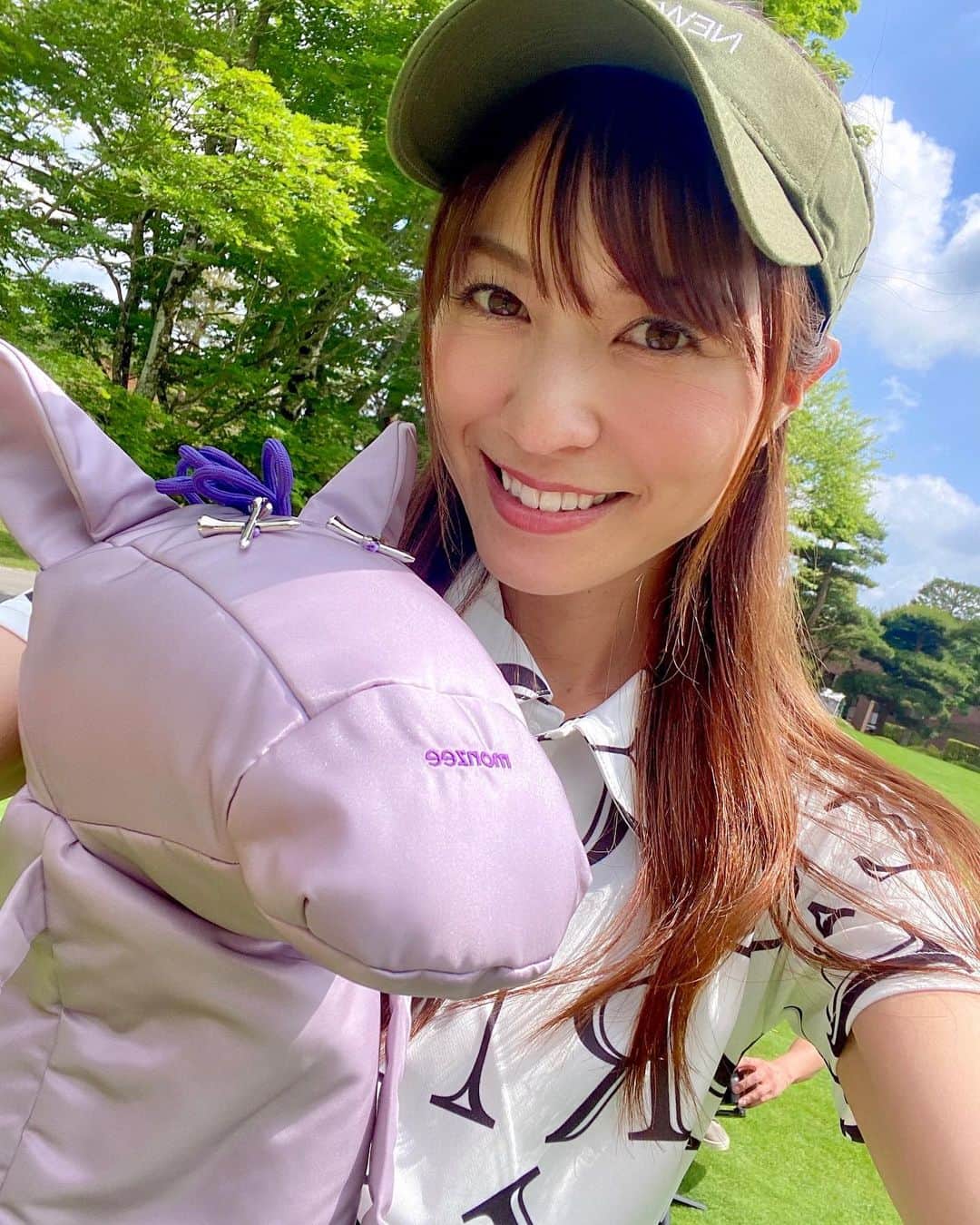 高沢奈苗さんのインスタグラム写真 - (高沢奈苗Instagram)「. 新しいヘッドカバーは @monzee.jp ちゃん💓 . 1つ1つ手作業で作られた、なんともぬくもりのあるヘッドカバーです！！✨ . . これからモンジーちゃんと一緒にゴルフを楽しんでいきますっ❣️⛳️ . . . #monzee #golf #モンジー #ヘッドカバー #ゴルフ #ゴルフ女子 #ゴルフファッション」6月12日 10時15分 - nanaetakasawa