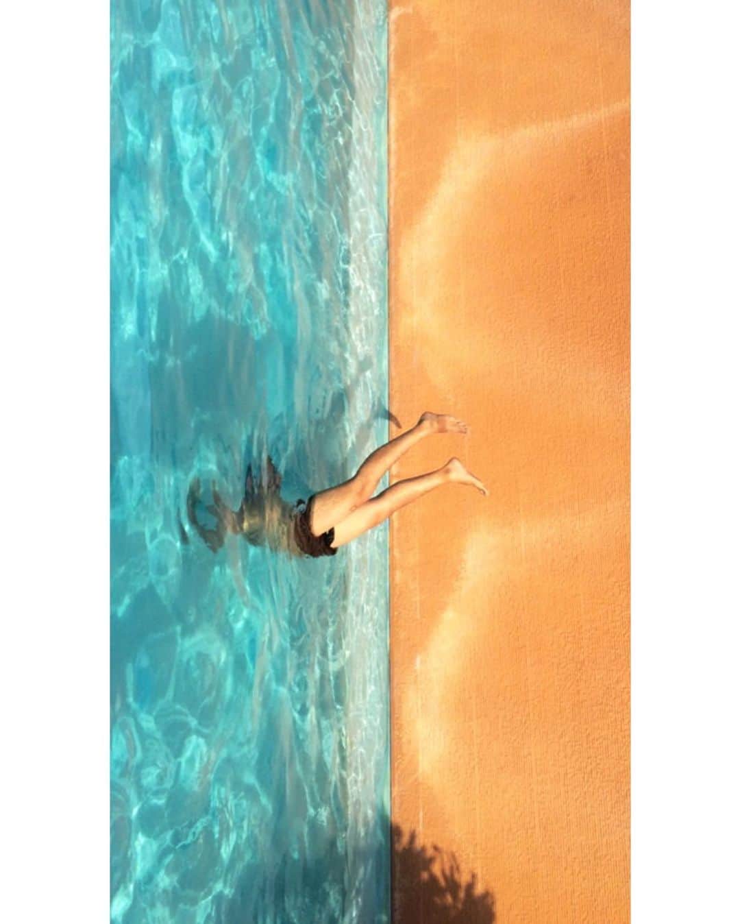 バンザイのインスタグラム：「心泳ぐ。久方ぶりに  #爆笑問題カーボーイ  写真:数年前のタイにて BGM: Chappie-水中メガネ」