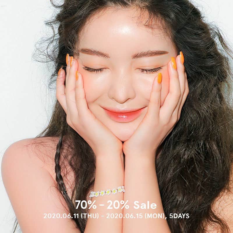 3CE Official Instagramさんのインスタグラム写真 - (3CE Official InstagramInstagram)「#Nanda_early_summer_sale 2020.06.11(목) ~ 2020.06.15(월) 하나같이 빠짐없이 소장각🛍 최대 70%까지 할인 진행중인 난다 얼리 썸머 세일을 놓치지 마세요💙 STYLENANDA / 3CE / KKXX(*일부품목 제외) - 2020. 06. 11. ~ 2020. 06. 15 For 5days, Nanda early summer sale💙 Don’t lose the chance to purchase sale items up to 70% ~ 20%😘 🛍 STYLENANDA / 3CE / KKXX(*some items are excluded) #stylenandasale #3CEsale」6月12日 10時27分 - 3ce_official
