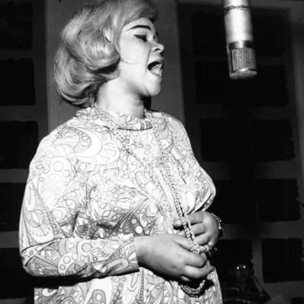 クリスティーナ・アギレラさんのインスタグラム写真 - (クリスティーナ・アギレラInstagram)「As an artist, I’ve been inspired by so many of the greats that came before me. Aretha Franklin, Etta James, Ella Fitzgerald, Otis Redding, Stevie Wonder, Billie Holiday, the list goes on. The list is in these lyrics, #BackInTheDay. I discovered these artists as a child when my grandmother and mother used to take me into the city of Pittsburgh where we’d spend hours sifting through old vinyl records - this is where my love and appreciation for music truly began. It was an education and an inspiration that I would continue exploring - and eventually translate into an album of dedication I made with @djpremier, called #BackToBasics, paying homage & utmost respect to some of the greatest musicians and artists of all time. The voices that paved the way for mine. It’s so important I amplify these voices - these strong Black men and women artists are my forever inspiration. 🖤 #AmplifyBlackVoices」6月12日 10時31分 - xtina