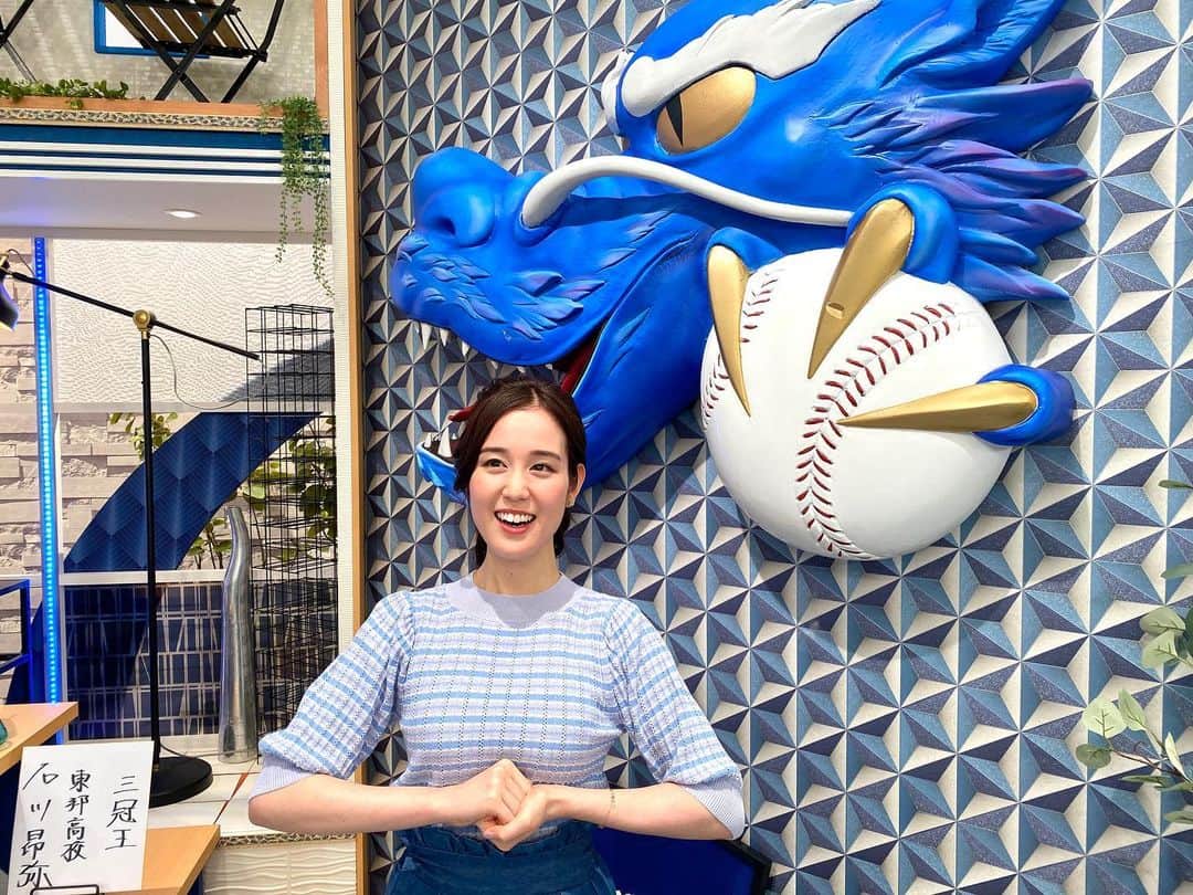 宮武紗里のインスタグラム：「. 「 #燃えよドラゴンズ 」を歌って ドラゴンズにエールを送ってくださる方、大募集です🙌 . 詳しくは、ドラHOT＋のHPからお願いします🙏 . #歌う人 に見えますか...？🎵」