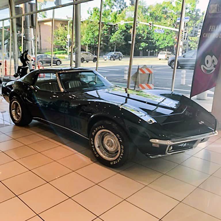 ファボラスのインスタグラム：「This 1968 Corvette can be yours if you enter NOW‼️ CLICK THE LINK BELOW TO SEE HOW & GET YOUR CHANCE TO WIN‼️ • All proceeds go to Mainchance Grand Central Shelter in NYC & The LA Mission in Los Angeles. • We all believe everyone should have access to the same resources and liberties.  We empathize with all who are experiencing pain & hardships during this time; ranging from trauma to homelessness. We acknowledge those who fight against all manners of  Racism.  As we continue to work towards our goal, we challenge you all to do the same.  Please enter now to win this amazing  Corvette.  https://go.rallyup.com/shelter (Tag the following)  @GCNMAINCHANCE  @TheLAMission @AngelsGarageKVVB @motortrendtv @usatodaylife @felix_chevrolet」