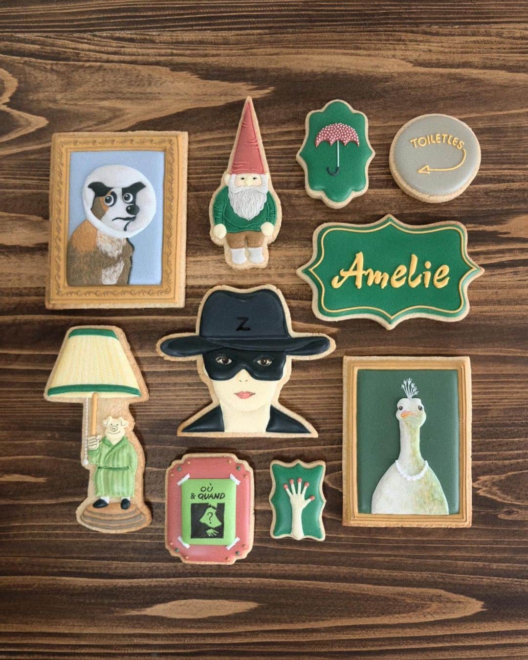 KUNIKAのインスタグラム：「Amelie cookies 🍒﻿ Which movie theme should I make cookies next?🎥﻿ ﻿ #artofkunika」