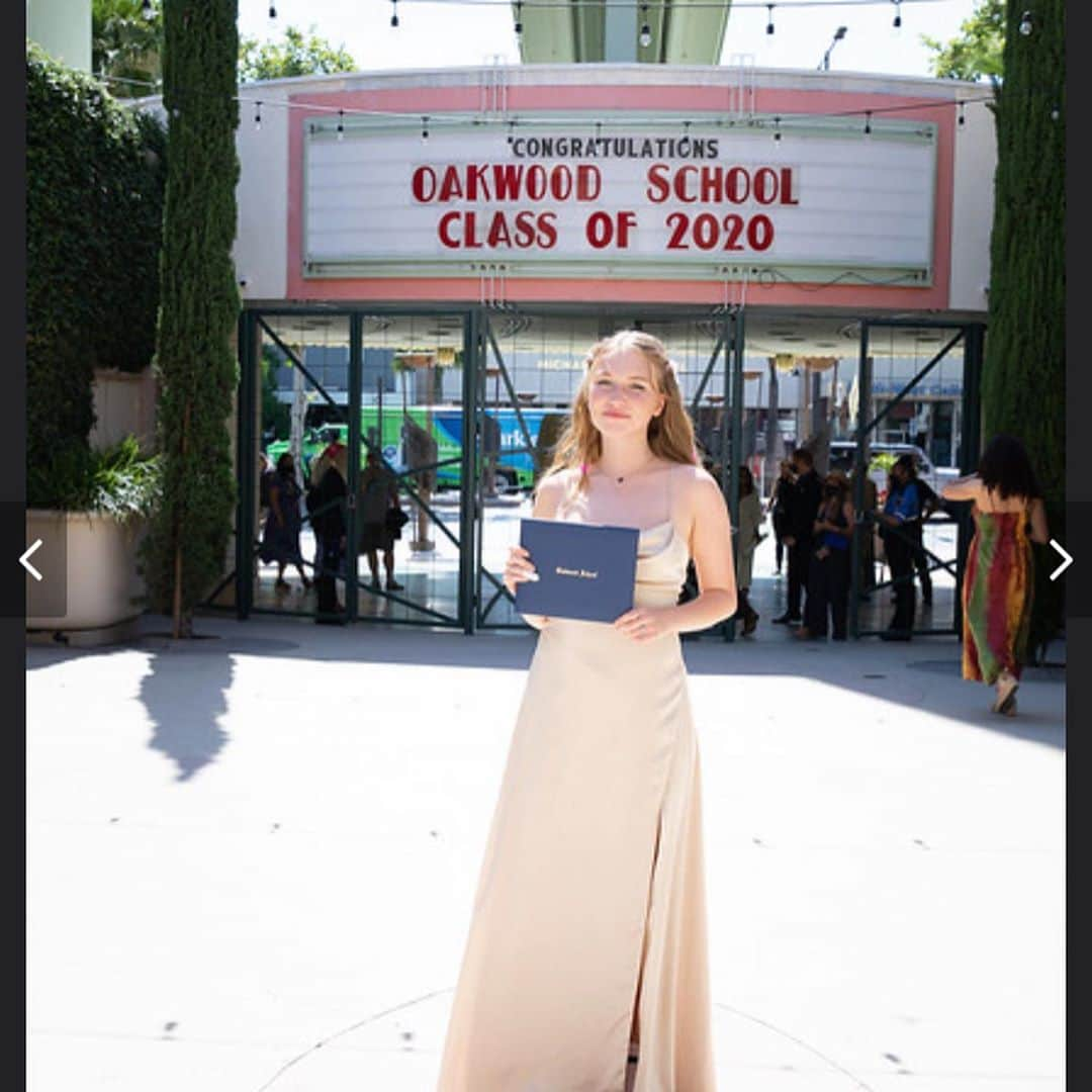 ケヴィン・マクキッドさんのインスタグラム写真 - (ケヴィン・マクキッドInstagram)「To my amazing, smart, funny, cool , talented, warm hearted badass of a daughter, IONA !!!!! Today is your graduation from high school and to say I'm proud is an understatement. The growth and wisdom I've witnessed you grow into, the passion you possess and the talents you show leave me feeling so lucky just to know you. Your commitment to fighting the right fight and standing up makes me proud to be your father. Good luck on your next chapter at college, we are always here for you cheering you on. We love you beyond beyond - dad and arielle xoxo #classof2020」6月12日 11時50分 - therealkmckidd