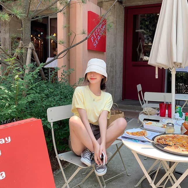 Chuuのインスタグラム：「점심 맛있게 드세용 츄멤님들🍟✨」