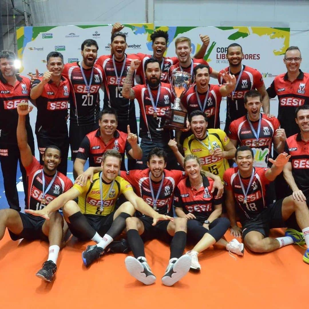 エデル・カルボネラのインスタグラム：「Chega ao fim minha segunda passagem pelo @sesisp_volei , duas temporadas onde tivemos grandes momentos, grandes vitórias, e certeza de trabalho bem feito.  Obrigado a todos que participaram desse ciclo!」