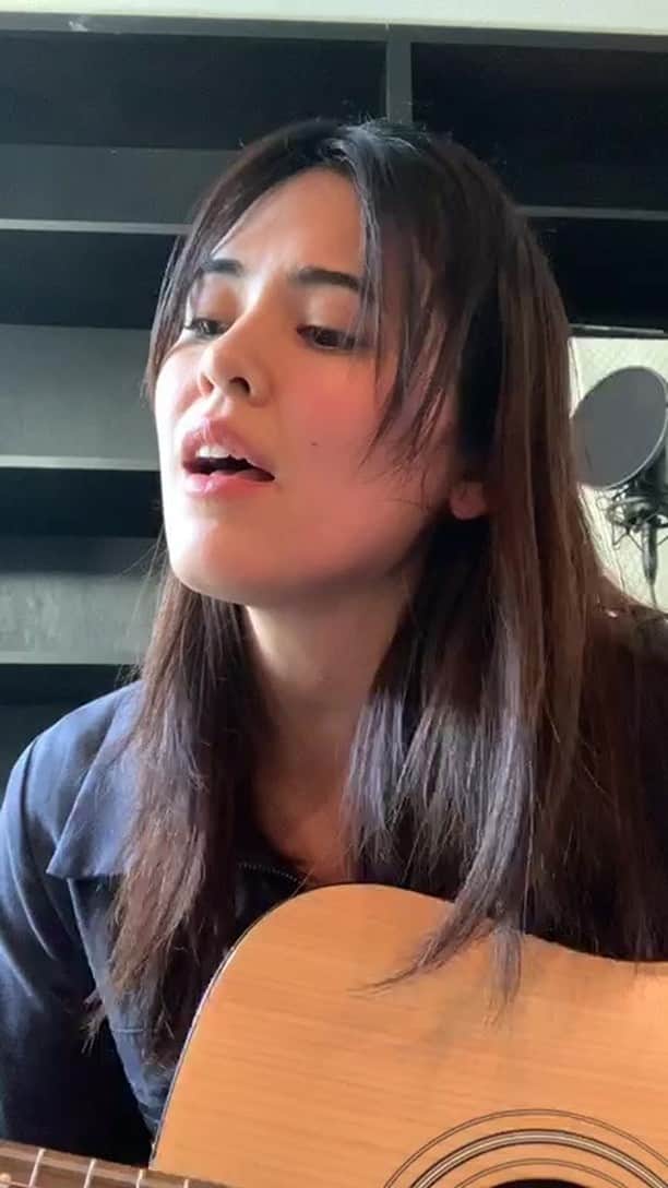 プリシラ・アーンのインスタグラム：「Cucurrucucu Paloma | Love Is Love Is Love | Dream | Are We Different | Song Of Hope | You Make The World A Better Place | I See You | Hikouki Gumo | Fine On The Outside | Leave The Light On . .  @caetanoveloso @inara_george @benjihughesofficial #yuming #thewindrises #whenmarniewasthere」