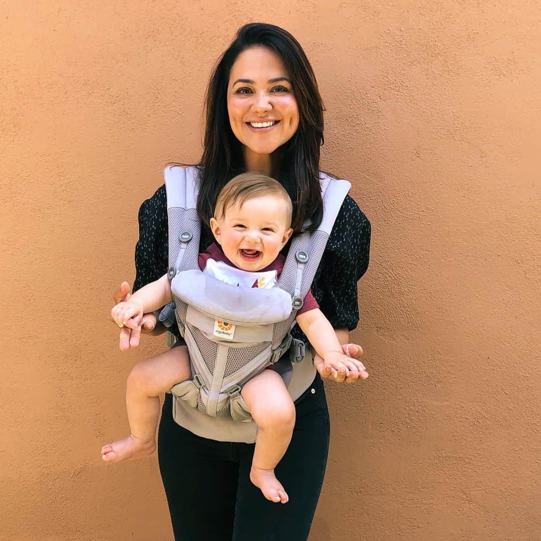カミーユ・グアティのインスタグラム：「🙌🏽Booked it🙌🏽 . Audition shots🤩 . First job as mom and son🥰🥰」