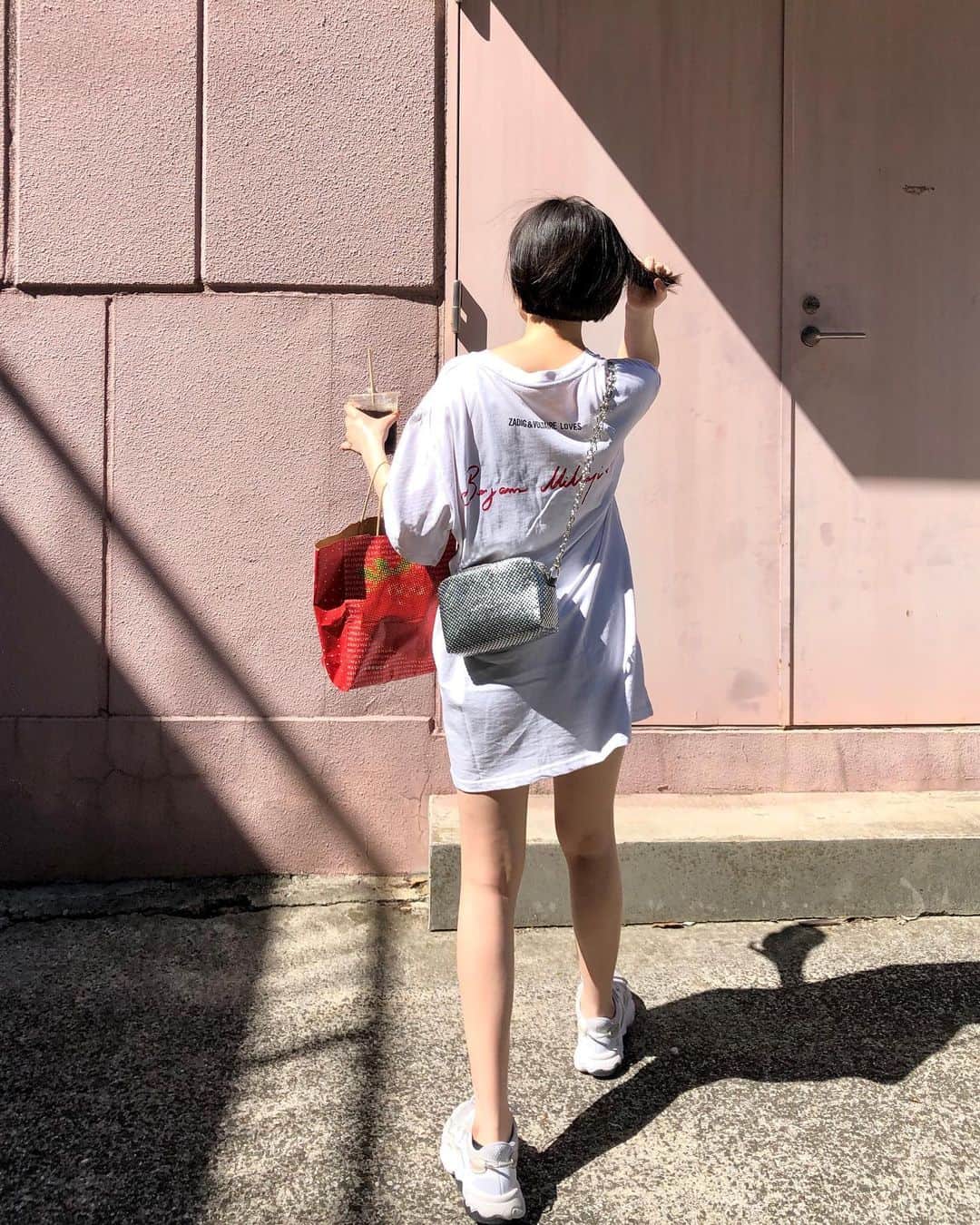 Mikako さんのインスタグラム写真 - (Mikako Instagram)「🚶🏻‍♀️☕️」6月12日 13時53分 - mikako_faky