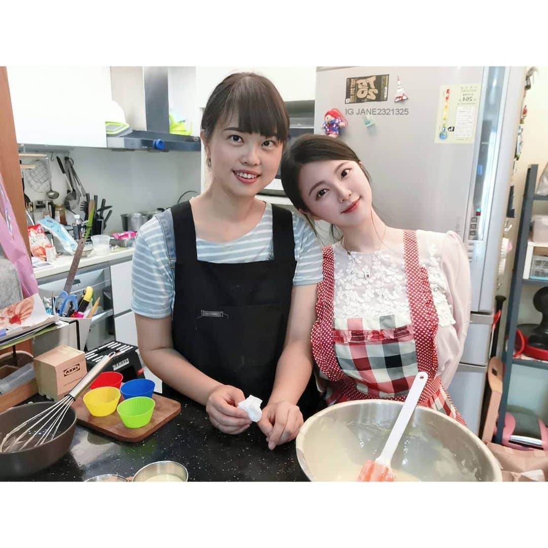 ジェーン・チェンさんのインスタグラム写真 - (ジェーン・チェンInstagram)「一日系列之 《阿均主廚到你家》 . 上次po限時動態，許多網友私訊問我這個節目在哪裡看得到？ . 但這只是我無聊請我弟側拍的影片照片，然後再自己下個標題po文分享而已～不是真的開節目！沒想到這麼多人期待...有點感動。 . 你們好可愛❤️😂」6月12日 13時54分 - jane2321325