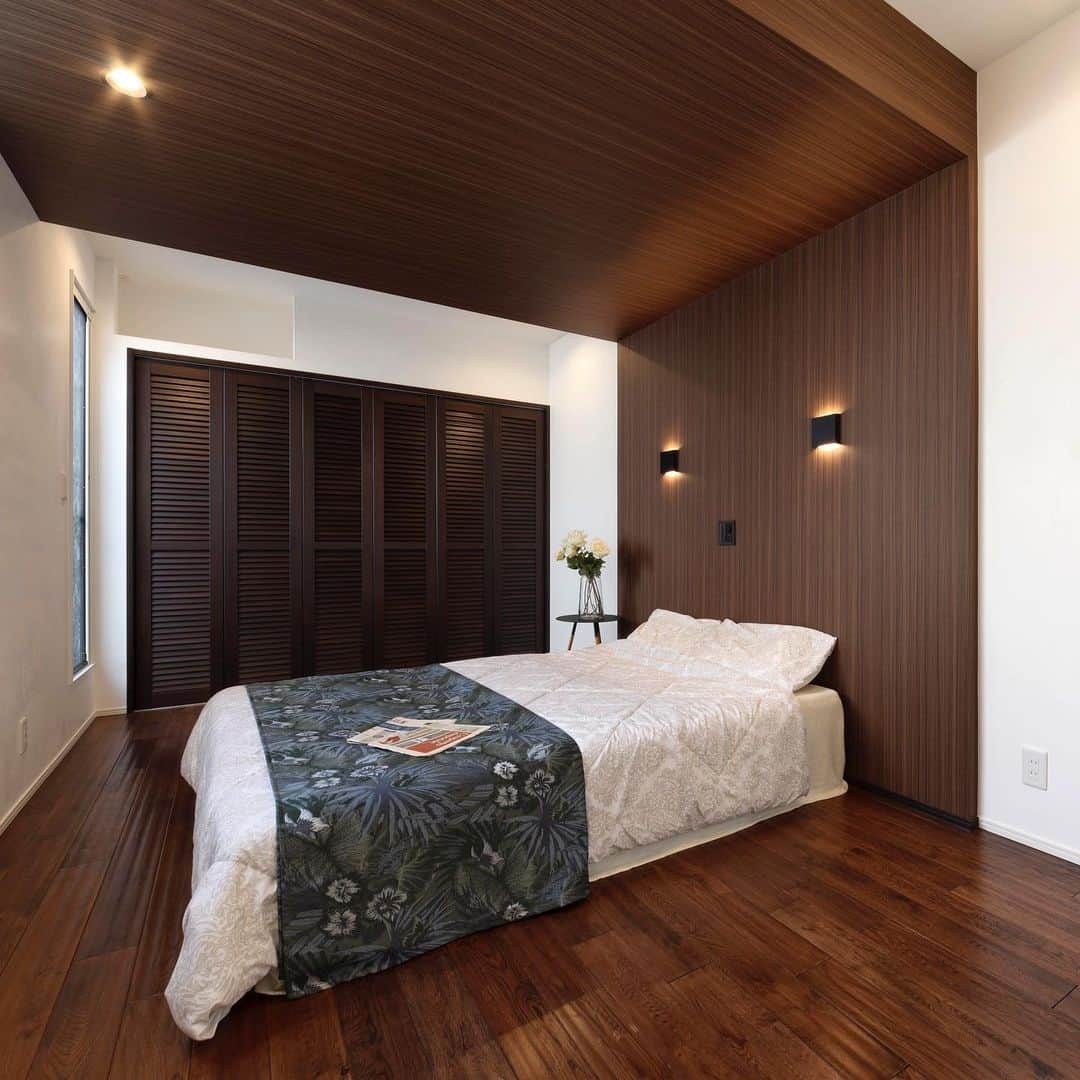 納得住宅工房さんのインスタグラム写真 - (納得住宅工房Instagram)「いよいよ明日！6/13(土)14(日) ［浜松市］☆完成見学会☆ 〜インナーテラスから光と風が注ぐ口の字型の家〜  https://www.nattoku.jp/tour/cat193/61314-1.html  @nattoku_hamamatsu  @nattoku_jutaku_kobo  #納得住宅工房 #自然素材の家 #家づくり #完成見学会 #浜松市 #インナーテラス #タイルテラス #空中廊下 #シダー貼り #無垢の床 #漆喰の壁 #セルロースファイバー#楽しいおうち #家事動線 #秘密基地のある家 #木のぬくもりを感じる家 #enjoyhome」6月12日 15時32分 - nattoku_jutaku