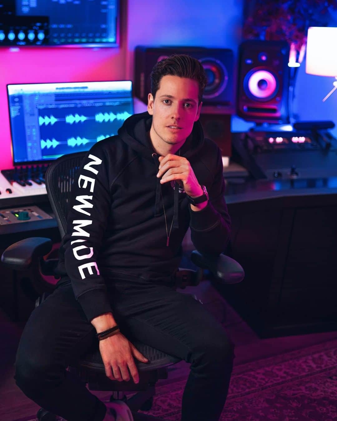 SICK INDIVIDUALSのインスタグラム：「Feeling super comfortable in this NEWMADE Hoodie ! 🔥 Available now ! 🙏🏻@newmadefashion」