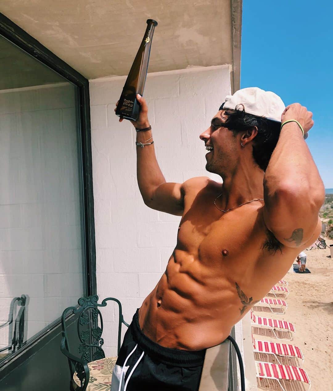 Steven Kellyのインスタグラム：「You can’t spell Don Julio 1942 without 24 baby! Cheers to a great year 🙏🏽❤️」