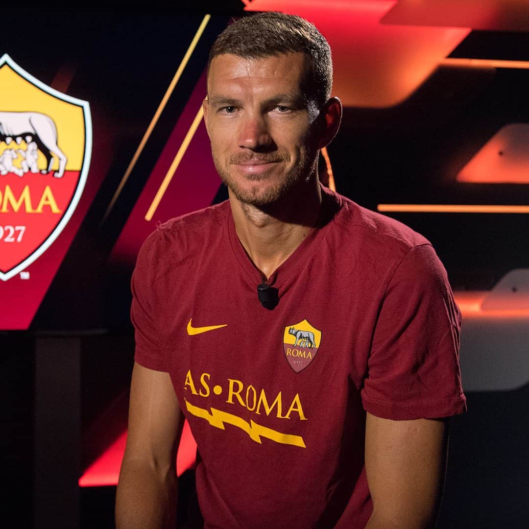 ASローマさんのインスタグラム写真 - (ASローマInstagram)「⏩ @ed_dzeko but the more you scroll, the happier he becomes! 😄 #ASRoma」6月13日 1時30分 - officialasroma