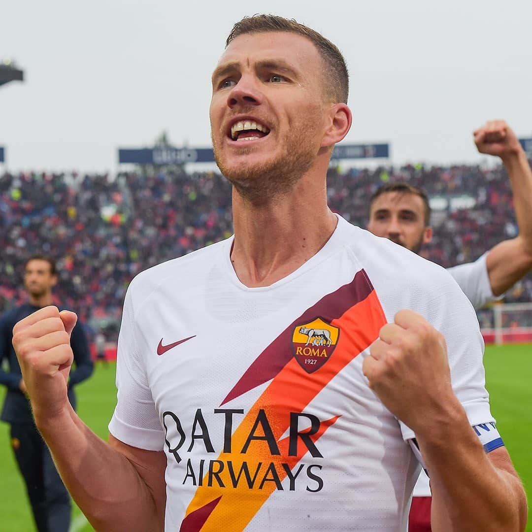 ASローマさんのインスタグラム写真 - (ASローマInstagram)「⏩ @ed_dzeko but the more you scroll, the happier he becomes! 😄 #ASRoma」6月13日 1時30分 - officialasroma