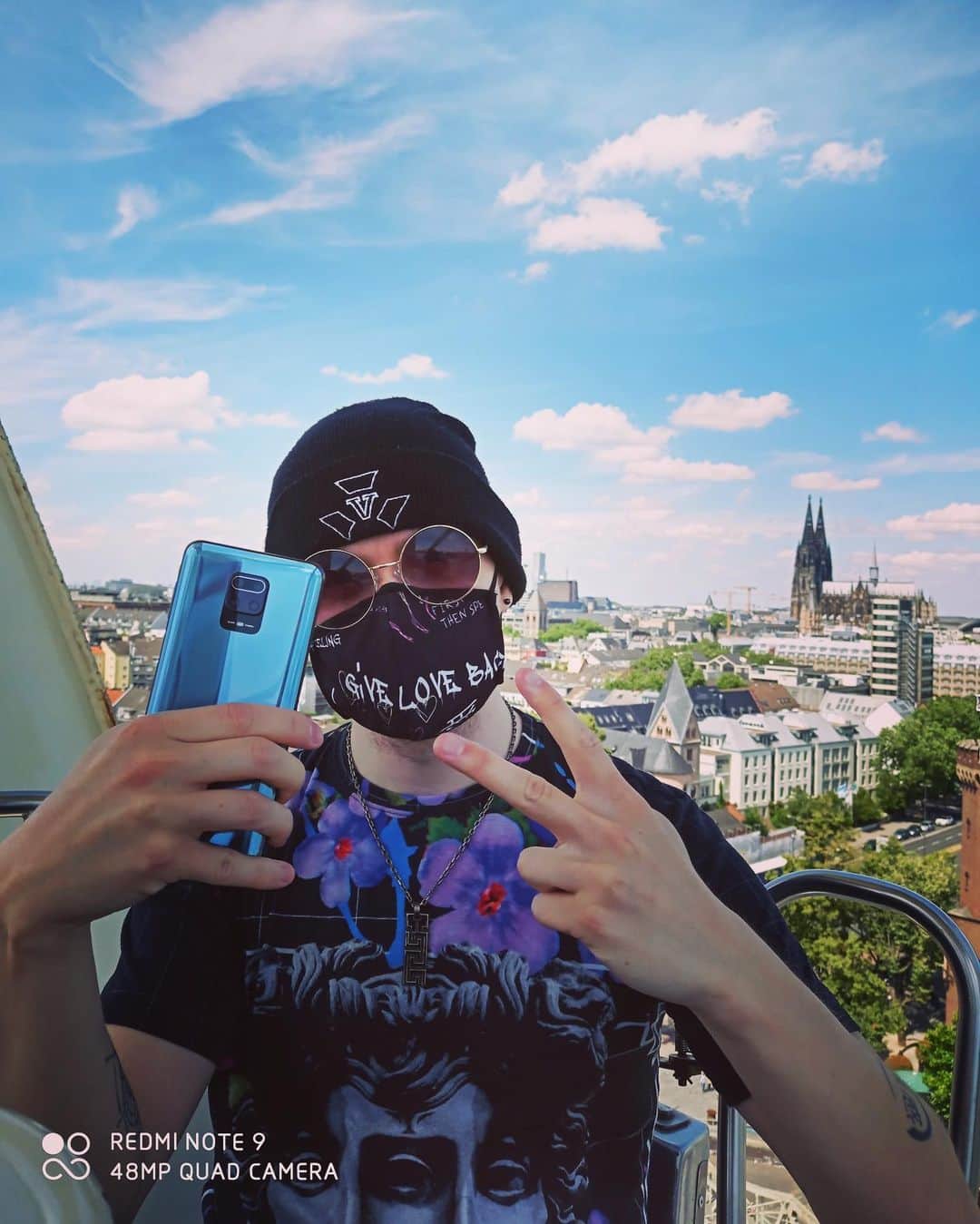 iBlaliのインスタグラム：「Yoyooo heute könnt ihr in meiner Insta-Story das neue #Xiaomi #RedmiNote9 gewinnen. Macht mit bei der #EverydayLegend Challenge. ☺️ #werbung #TheLegendContinues @xiaomi.deutschland」