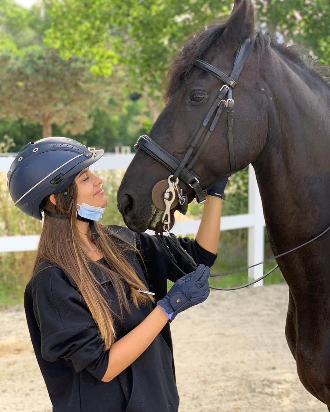 デシレ・コルデロ・フェレールのインスタグラム：「Por fin te conozco , Claudio ♥️🥰🐎」