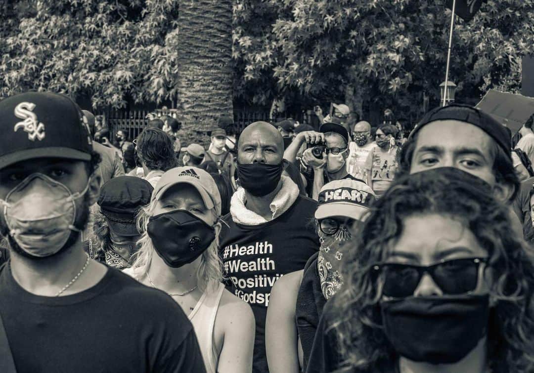 コモンさんのインスタグラム写真 - (コモンInstagram)「In. Solidarity. Photos by @JSalinas011 + @TrevDini. #BlackLivesMatter」6月13日 1時41分 - common