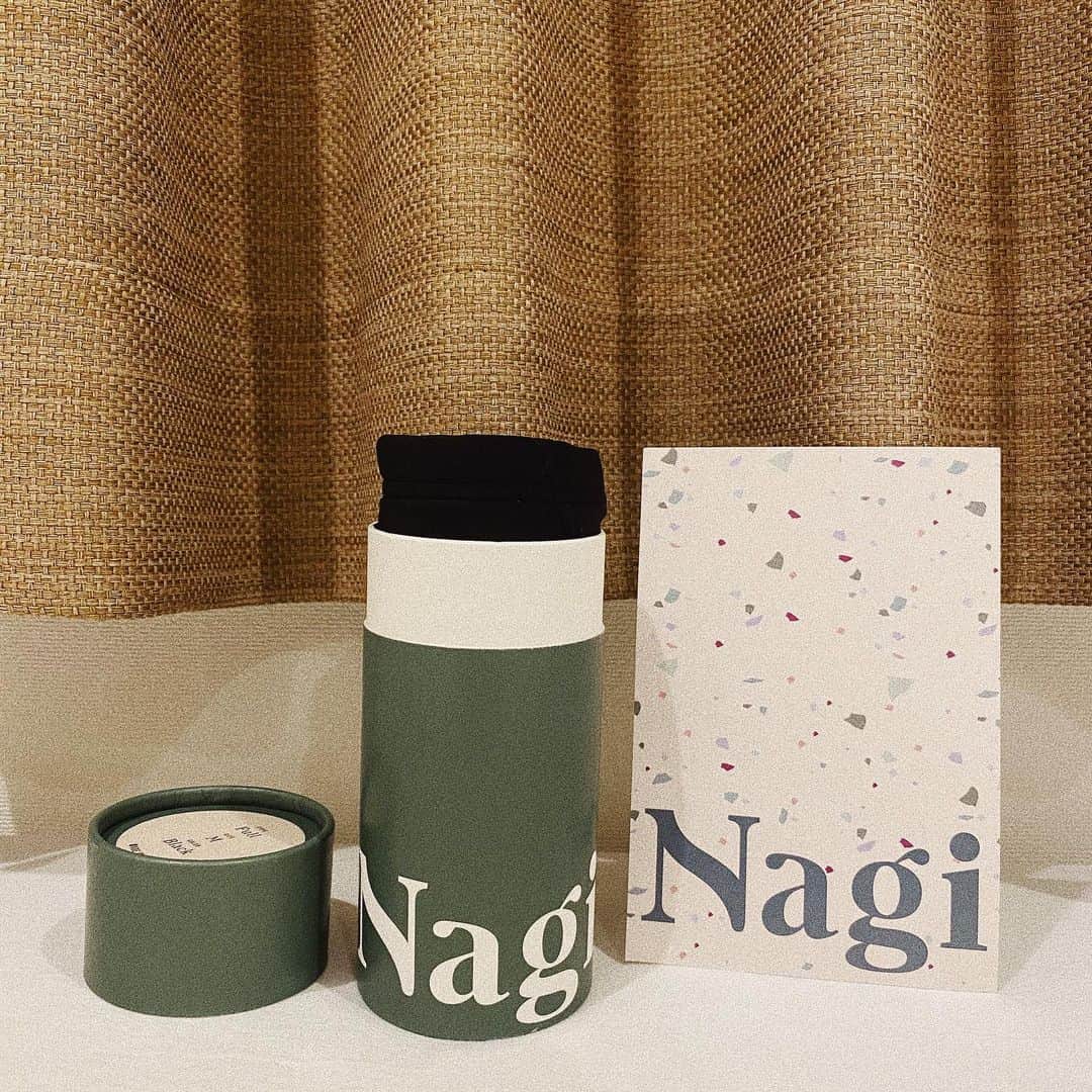 夏焼雅さんのインスタグラム写真 - (夏焼雅Instagram)「@nagi_official_jp ﻿ Female ally🤞🏽🌿﻿ ﻿ @asuka_ishiyama_ さんから素敵な贈り物が届きました🎁﻿ ありがとうございます🧡﻿ @rina_ishii_99 さんがローンチしたpantiesブランド✨﻿ rinaさんにお会いした事はないのですが勝手ながらインスタフォローさせて頂いています☺️♡﻿ いつかお会いできたら嬉しいです♪﻿ ﻿ "nagi"のショーツで女性達の悩みを少しでも解決する事ができる事を知れたのでシェアします🍋﻿ 女性にとって生理はとても大切ですが、ストレスに感じてしまう事が多くあると思います。💭﻿ このショーツで今まで感じていたストレスを一つでも解決できたらhappyじゃない？😉♡﻿ nagiの吸水ショーツは履き心地も気持ちいいし、蒸れなどNo stress！！﻿ カラバリも豊富なので何枚か持ってると使い勝手良さそうだなって思いました︎ ☺︎﻿ ﻿ それと届く段ボール📦がリサイクル♻︎素材だったり、ショーツBoxも紙パッケージで環境に優しい取り組みもされていて素敵だなって思ったの🌏✨👏🏻﻿ Boxに付いてくるカードのデザインもかわいくて写真に収めたよ🤳🏻♡﻿ ﻿ これを読んでくれた男性の方、よかったら家族や彼女さんに教えてあげてくださいね😌﻿ 気になった方はwebなどで詳しく見てみてください🌼﻿ 多くの女性達に届きますように💫﻿ ﻿ ﻿ See you✌︎﻿ ﻿ #nagi﻿ #📦♻️ ﻿ #🌏 ﻿ ﻿ ﻿ ﻿ ﻿」6月13日 2時03分 - miyaaa0825