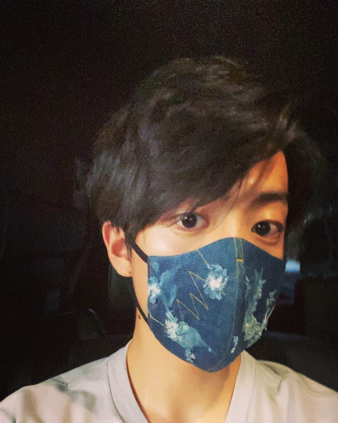 伊藤健太郎のインスタグラム：「6月1日から仕事再開してます！ それにしても暑いですね。  #でもマスク忘れずに #そして熱中症にも気をつけて #暑い時はコンビニで涼む派」