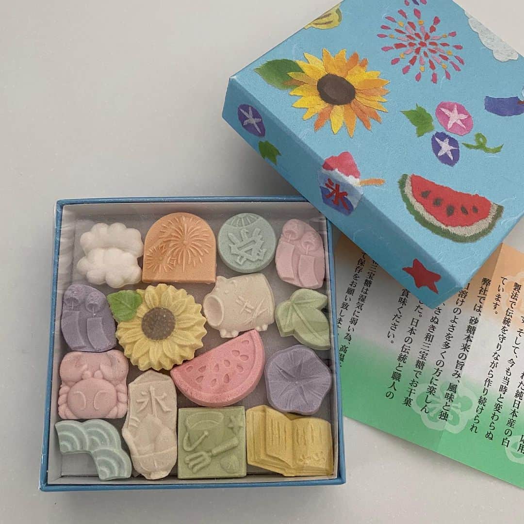 武藤乃子さんのインスタグラム写真 - (武藤乃子Instagram)「🍵 おやつに和菓子✨  可愛い「ぐんまちゃん」と、コロナの収束を祈って「アマビエ」の練り切りを。 そして、夏模様の和三盆も。  来客でもお手土産でもなく、自宅用に和菓子って、とっても贅沢な気分♬  #和菓子 #練り切り  #練り切り和菓子  #練り菓子  #和三盆 #ぐんまちゃん  #アマビエ  #桐生」6月12日 17時35分 - muto_noriko.11