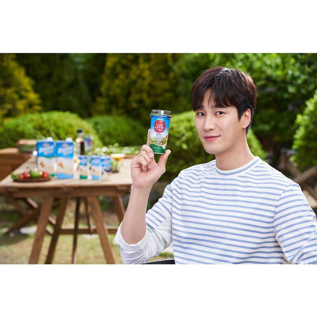 アン・ボヒョンさんのインスタグラム写真 - (アン・ボヒョンInstagram)「#아몬드브리즈 💙 @almondbreezekorea」6月12日 17時49分 - bohyunahn