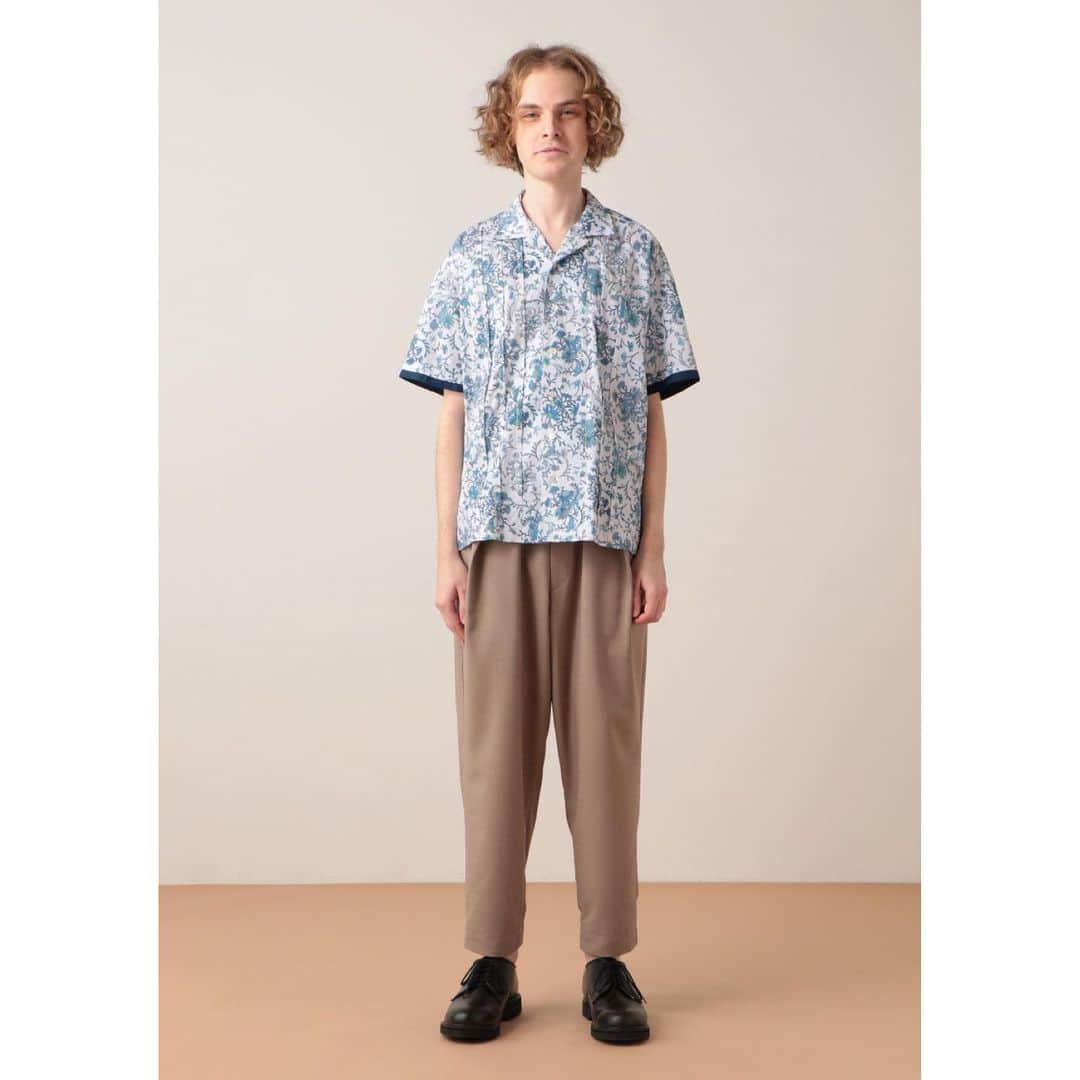 FRAPBOISofficialさんのインスタグラム写真 - (FRAPBOISofficialInstagram)「〈ヴィスロー〉  オリエンタルな雰囲気でヴィンテージ感のあるオリジナルフラワープリントのシャツです。  Shirt 16,000yen+tax  In Stores Now  #frapbois #フラボア #2020 #spring #summer #collection #コレクション #fashion #ファッション #shirt #シャツ #oriental #オリエンタル #vintage #ビンテージ #ヴィンテージ #flower #フラワー #花柄 #flowerprint #フラワープリント #花柄プリント #designshirt #デザインシャツ #relax #リラックス #relaxsilhouette #リラックスシルエット #tokyo #japan」6月12日 18時20分 - frapbois_official
