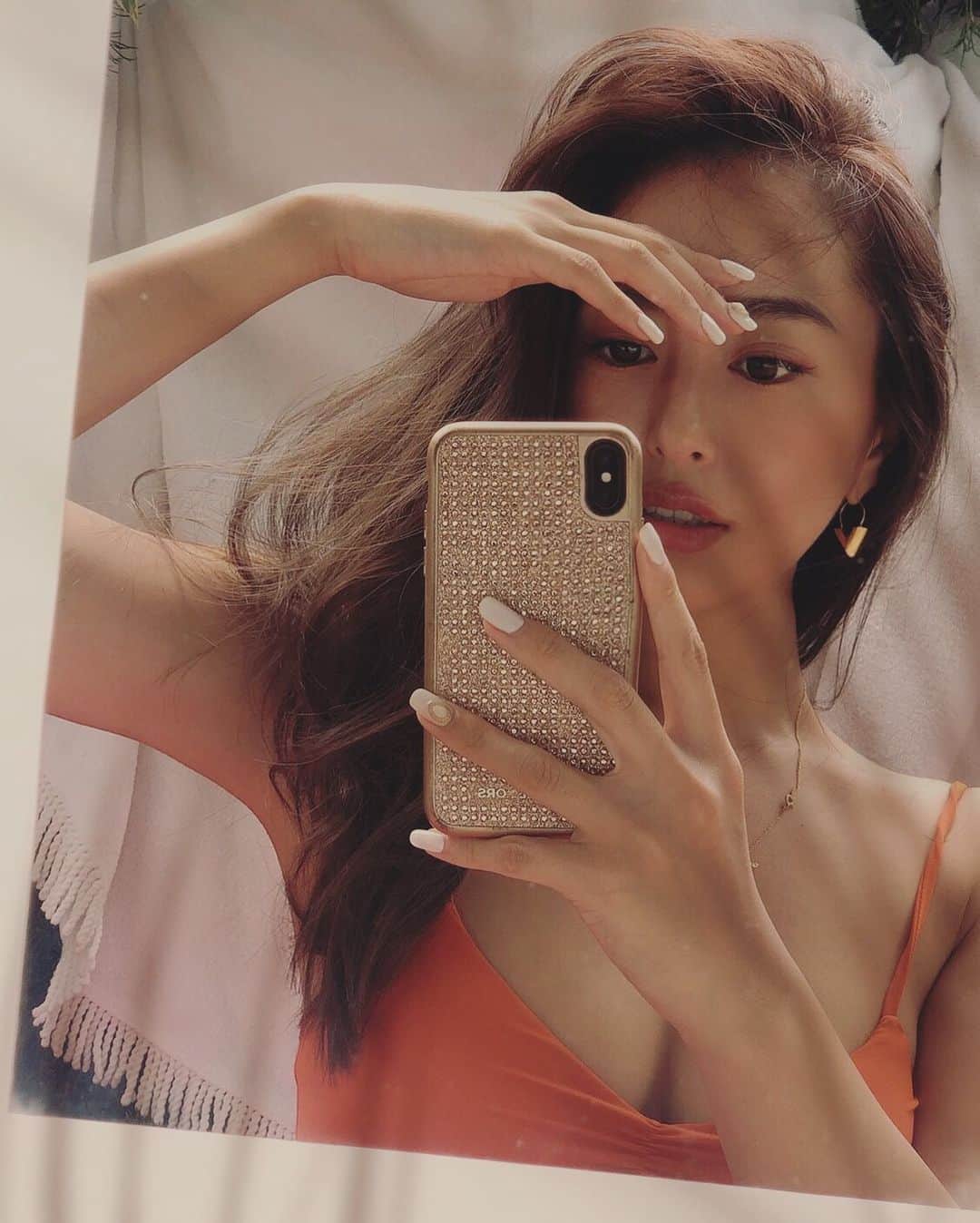 のインスタグラム：「最近色々またメイク研究してて💄 最近はほんのり赤めのLIPがすき♡  昨日は久しぶりに @selectclinic  に行ってきたよ〜っ🦋  去年脇ボトックス打ったんだけど ほんとに夏の脇汗対策に良くて 今年も打ちに行ってきた！  通常¥79,800+TAX が6月中だけ キャンペーンで¥39900+TAX の半額 で受けられるから今の時期がオススメ🐝  あとはお尻のケアしてストレッチマークのダーマペンもやってきた🍑  @murata_mari  まりもちゃんにも久しぶりに会えましたっ💘💘💘」