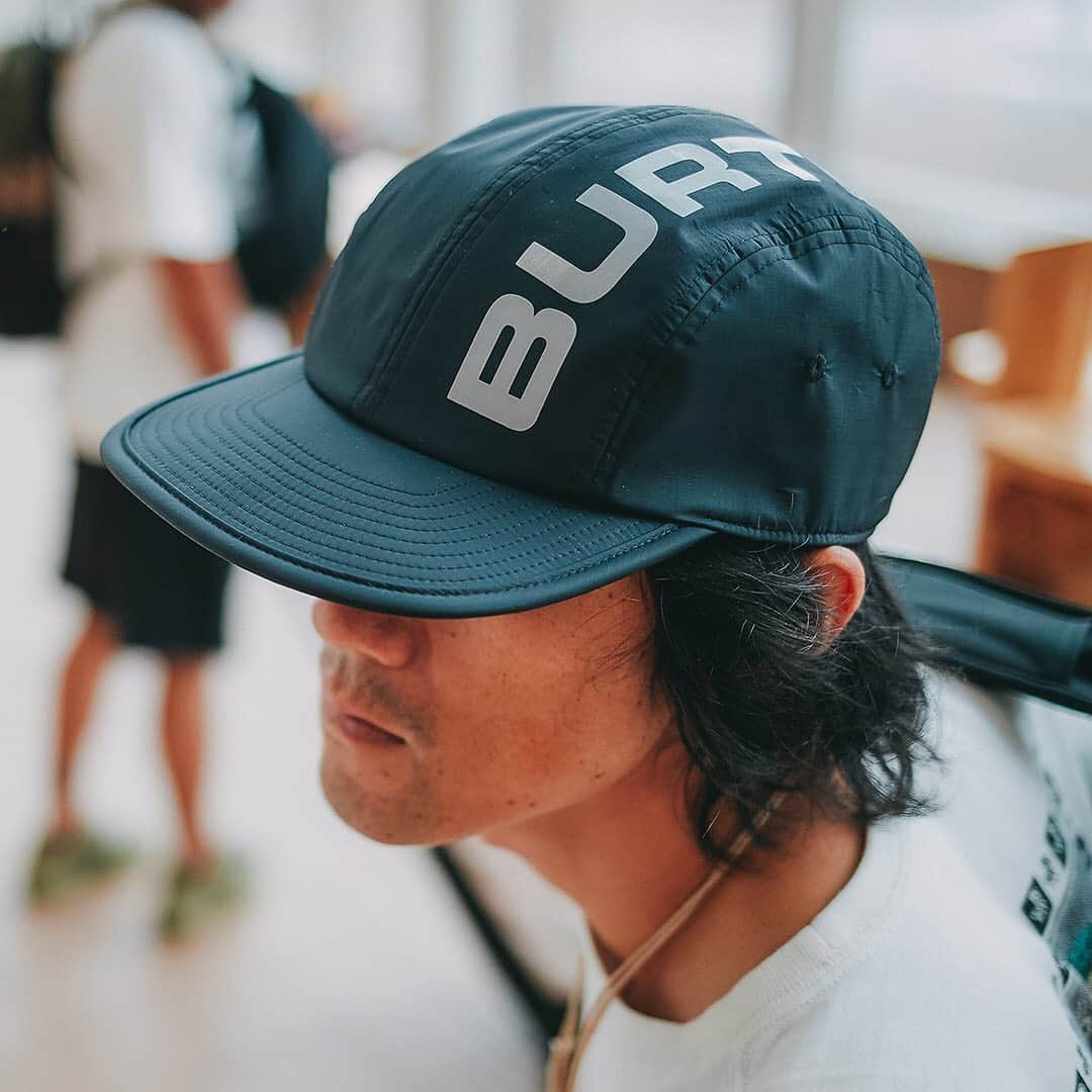 Burton Japanさんのインスタグラム写真 - (Burton JapanInstagram)「いつも以上に、強い日差しを浴びたいと思っている人は多いでしょう。Burton.comで、暑い日々を快適に過ごすためのTシャツやショーツ、キャップなどをご覧ください。 #SpringSummer2020Burton #DurableGoods」6月12日 18時28分 - burtonjapan