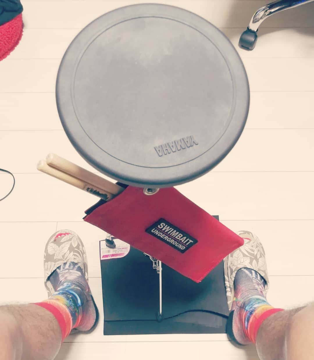 晁直 さんのインスタグラム写真 - (晁直 Instagram)「家のドラム、どらむ？」6月12日 19時13分 - lynchasanu