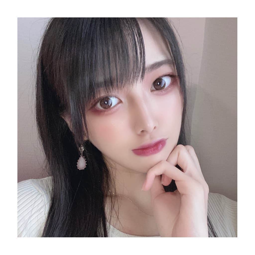 藤田いろはのインスタグラム：「SNOWで地雷メイクができると聞いてやってみたらもはや別人すぎて笑っちゃった﻿ アプリってすごい﻿ ﻿ ‪#藤田いろは#グラビア#gravure #japanesegirl #レースクイーン#tokyo  #l4l #aziangirl  #ビジョビ #模特 #뷰티스타그램 #셀카  #黒髪ロング#팔로우#소통해요#셀스타그램#モデル #model #그라비아 #모델 #日本的 #性感內衣 #性感 #内衣 #奶 #selfie  #地雷女 #自撮り女子 #liquem #リキュエム」