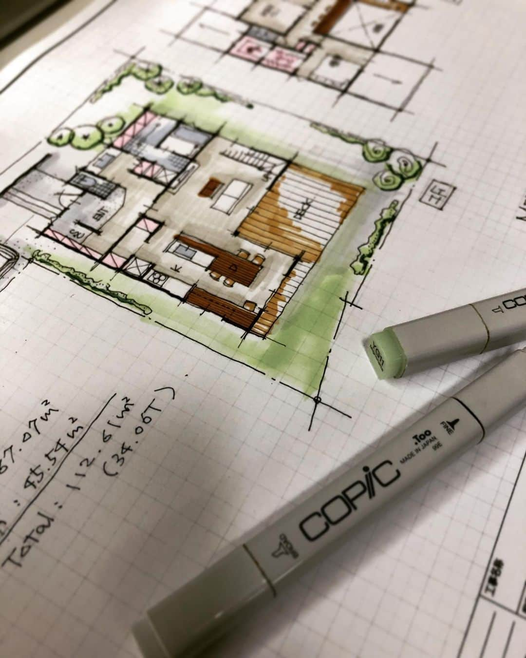 株式会社　三建さんのインスタグラム写真 - (株式会社　三建Instagram)「CAD図面も良いけど、 時には手描き図面も味があって良い✏︎ 図面に想いを乗せてご提案致します👉  #三建 #sanken #加古川 #加古川注文住宅 #手描き図面 #プランニング #コピックマーカー」6月12日 19時19分 - sanken.official