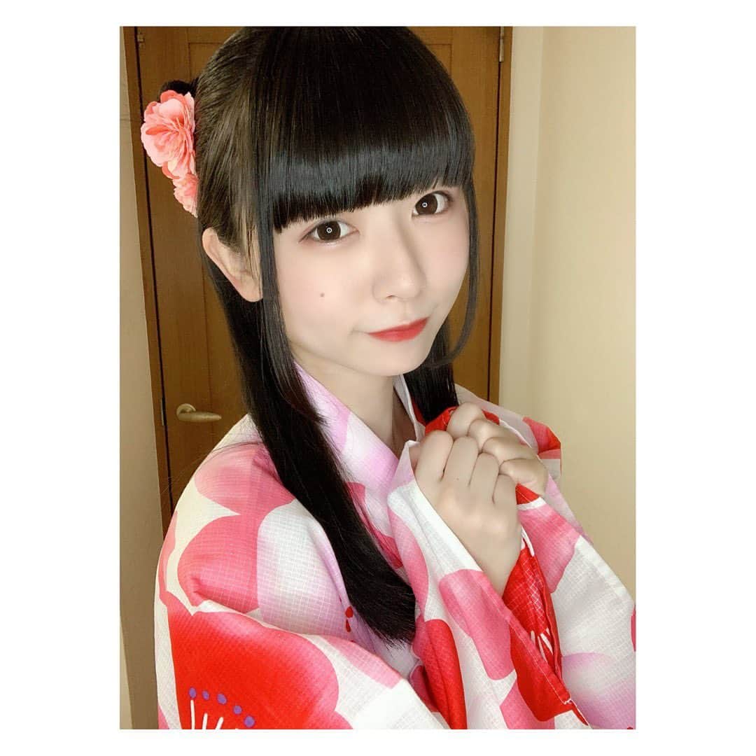 橋本美桜のインスタグラム：「お祭り行ったとき、すもも飴11個くらい連続で食べたことある。  #浴衣  #👘」