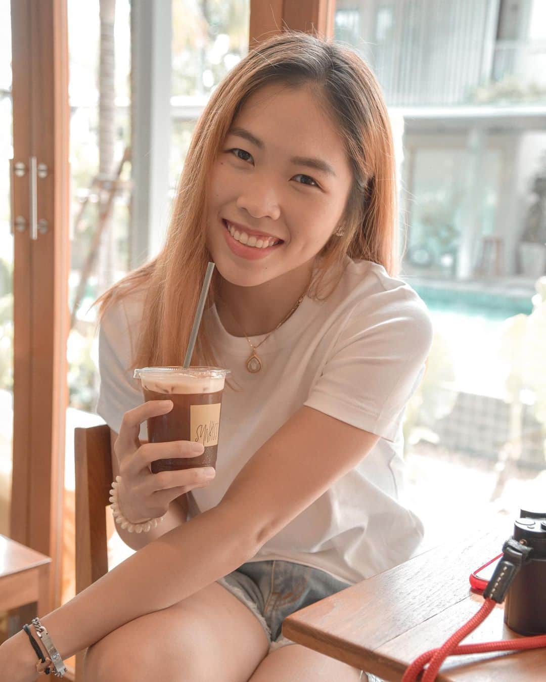 ラチャノック・インタノンのインスタグラム：「นี่ฉันเองคนนี่ นี่ฉันเองคนเดิมที่ยังรักเธอ........ ลงท้ายด้วย ปล. ว่ารักและห่วงตลอดกาล」