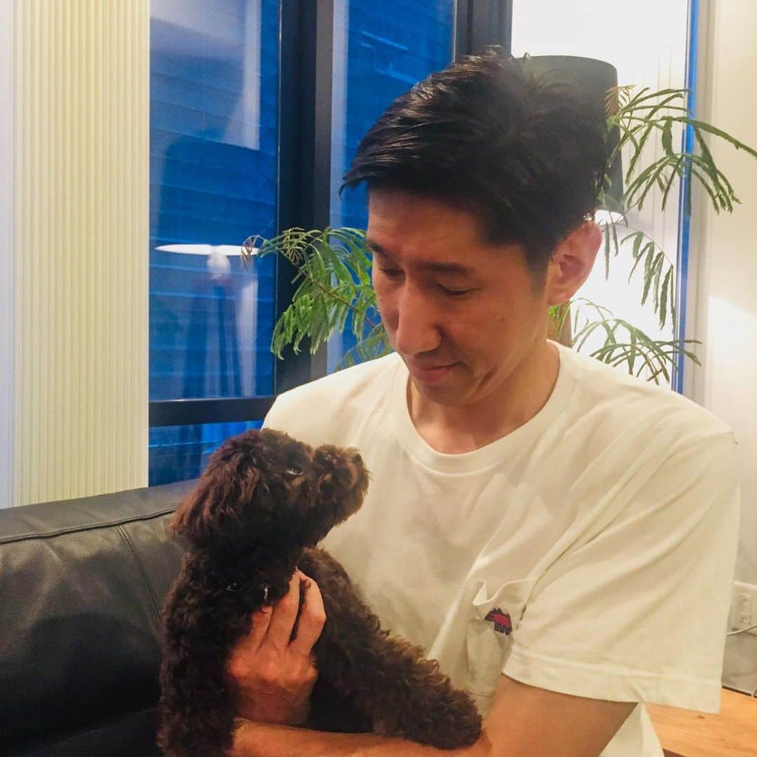 網野友雄のインスタグラム：「2ヶ月半ぶりの散髪✂︎ 学生達に身だしなみを説いてるのに自分の髪は伸び放題でした💦スッキリした！」