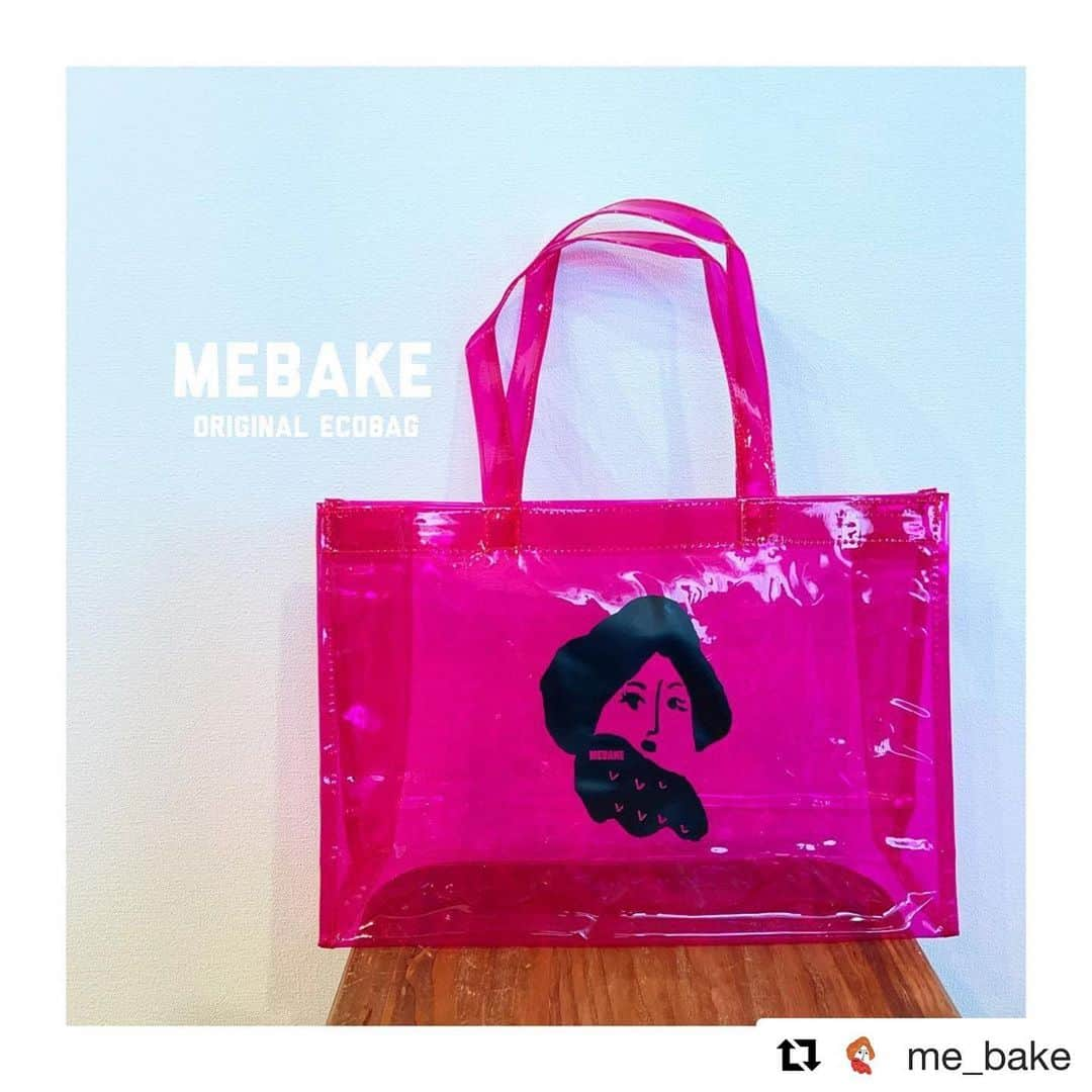 ハルペイさんのインスタグラム写真 - (ハルペイInstagram)「😋 とっても美味しくてかわいいマフィンやさん、MEBAKE〔エムイーベイク〕が1周年をむかえるよ✨✨✨ 記念グッズにイラスト使っていただきました😊🙏 かわいいクリアバッグ😍 布地エコバッグもあるよ。 詳細はMEBAKEさんページでみてね。 @me_bake . お店は辻堂駅からすぐだよ😊❤️ 私も買いに行く！ 取り置き予約しちゃった😋✨✨ . #mebake #エムイーベイク #辻堂 #マフィン専門店  #1周年おめでとうございます .  #harupei#ハルペイ#doodle#draw#drawing#illustrator#illustration#japan#絵#雑貨#湘南#イラスト#イラストレーター#ゆるい#茅ヶ崎市」6月12日 20時17分 - harupeipei