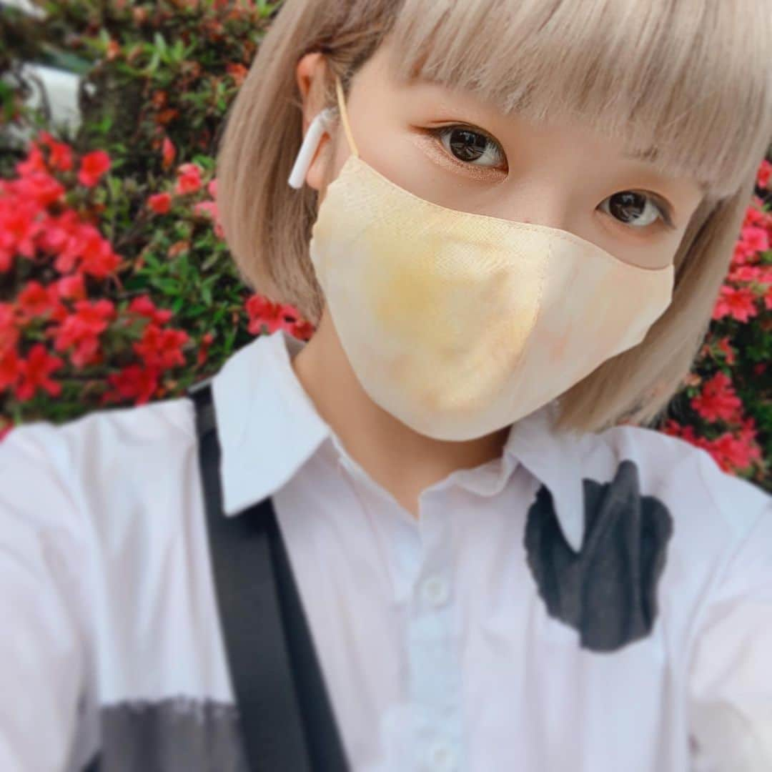 KARIN さんのインスタグラム写真 - (KARIN Instagram)「じゃじゃーーん✨ ヘアメイクのなかやすさん（ @youca1220 ）手作りのマスクが届きました🌼 カラフルたいだいでかわいい〜！ かわいいステッカーもありがとうございます🎈 @youca_art」6月12日 20時17分 - karin.tempurakidz