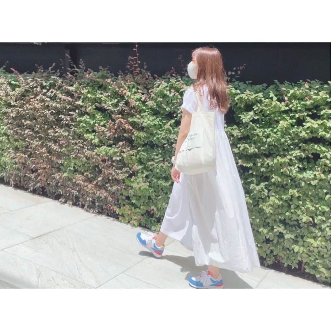 渥美友里恵のインスタグラム：「「🤍🤍🤍」﻿ ﻿ onepiece @clane_official  bag ﻿ @beautifulpeople_officialsite  shoes﻿ @newbalance ﻿  やっとドラえもんシューズ履けた🤍﻿ ﻿ ﻿ ﻿」