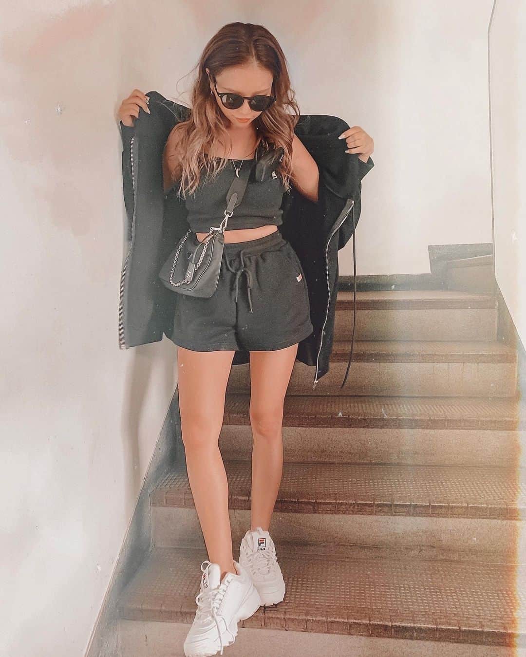 ✷kana✷のインスタグラム：「💯💯💯 . . @tablet_hotel  大人気の楽ちんスリーピース！ ショーパンもスタイル盛れます！ . 新色も増えて再販中だそう☑️✨ . . #coordinate」