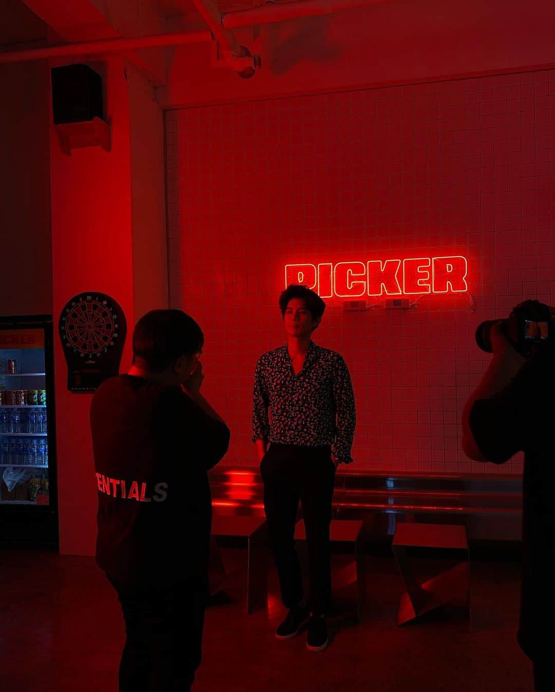 ハンビョル のインスタグラム：「shooting 📸  @picker_seoul .  #픽커서울 #picker_seoul #내가고른35mm필름 #필름사진 #밀착인화 #필름카메라 #포토그래퍼 #언주역4번출구 #강남차병원사거리」