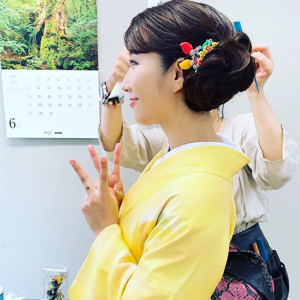 のインスタグラム：「今日は、NHKごごウタ、テレビ収録でした♫ 皆さん、是非ご覧ください♡  番組名:NHK総合「ごごウタ」  放送日時:6月20日（土）午前3:15〜4:05予定！ （19日深夜）  #NHK #ごごウタ  #放送見てね  #密に注意しながら  #歌えるって幸せです」