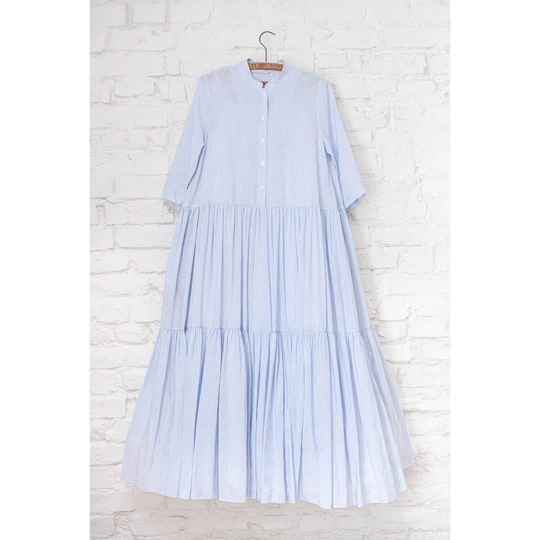 キャベジズ&ローゼズのインスタグラム：「For those humid days wear Chloe. Light as air and perfect for twirling. @christina_strutt @scottlongjphoto @cabbagesandroses_shop #summerdress #linendress #lightasair #slowfashion #summerfashion #britishfashion #madewithlove #shoplocal」